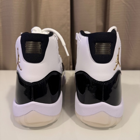 Air Jordan Retro 11 (Mens sz 11) - Picture 3 of 10